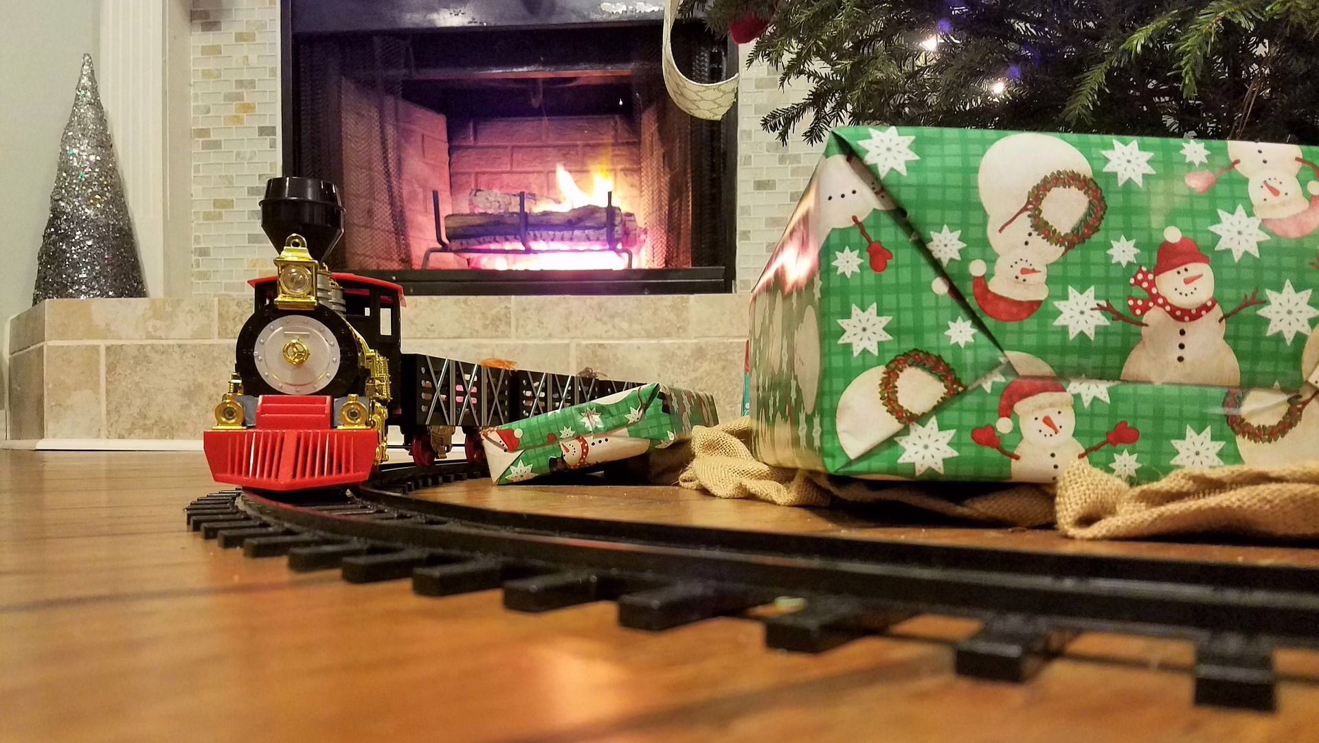 lionel-christmas-tree-train-set